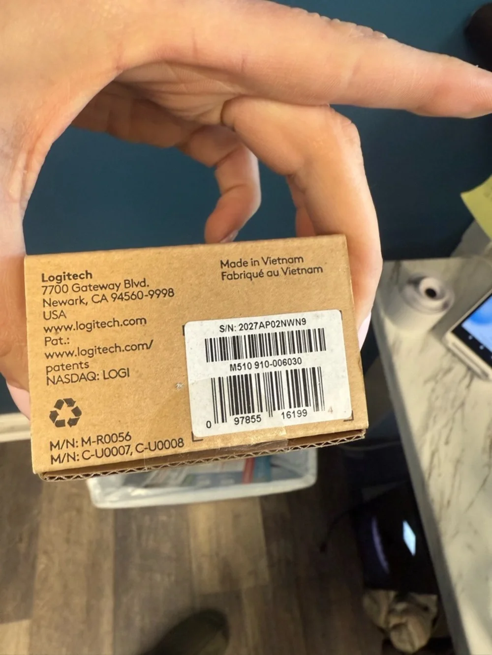 Logitech M510 Wireless Mouse Box with Beige Kraft Packaging